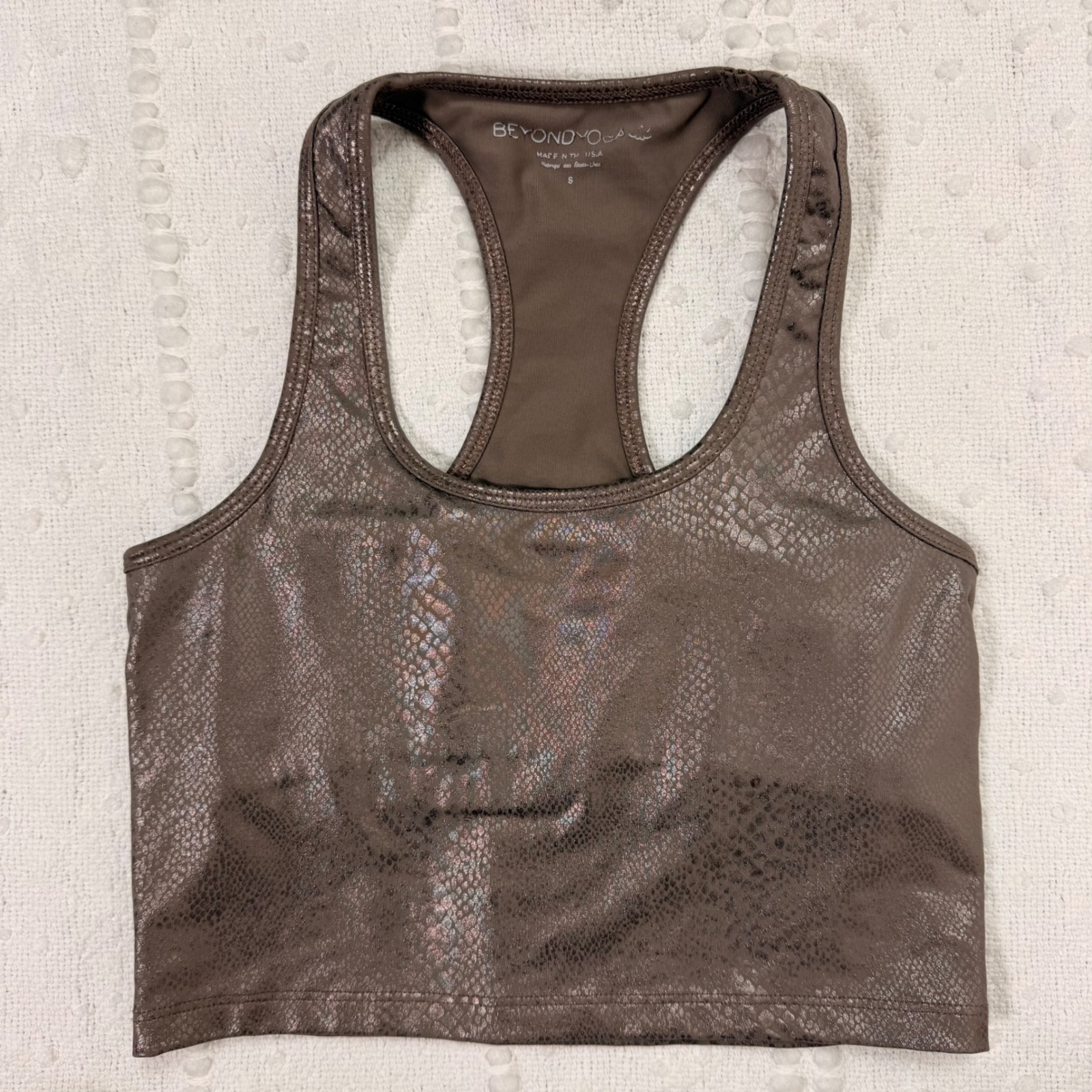 Beyond Yoga Womens Metallic Snakeskin Racerback Crop Top Shelf Bra Bronze Small